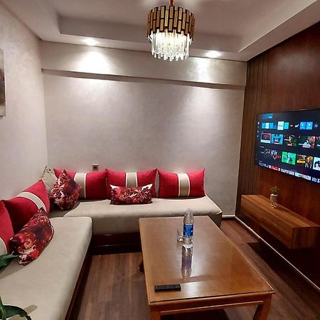 Luxury Downtown Apartment Of 80M2 In Front Of Hassan 2 Mosque And Sea From Family , Pour Famille , Interdit Couples Araabic Non Marie, Forbidden Unmarried Araabic Couples Basement Car Park 卡萨布兰卡 外观 照片