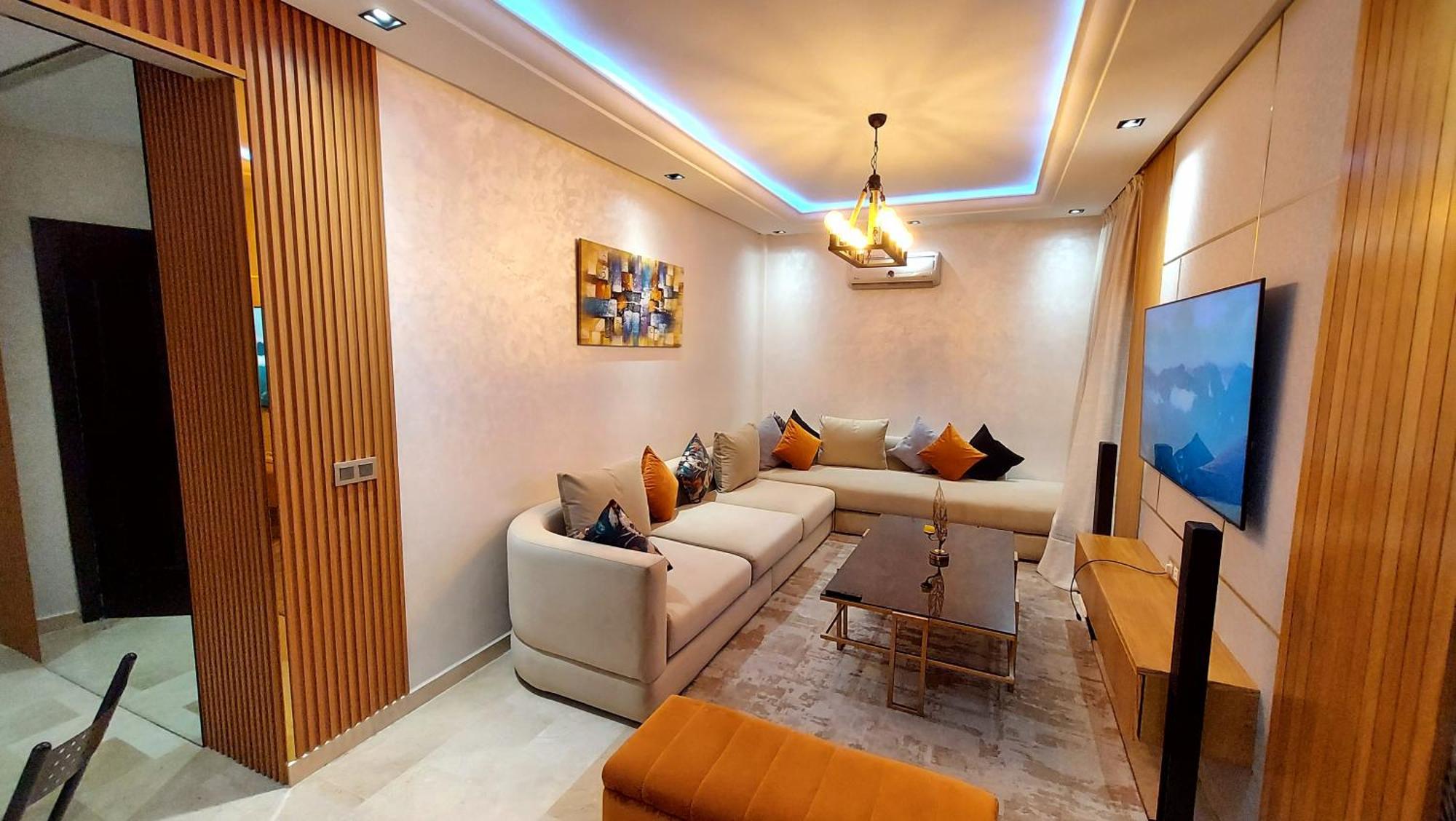 Luxury Downtown Apartment Of 80M2 In Front Of Hassan 2 Mosque And Sea From Family , Pour Famille , Interdit Couples Araabic Non Marie, Forbidden Unmarried Araabic Couples Basement Car Park 卡萨布兰卡 外观 照片