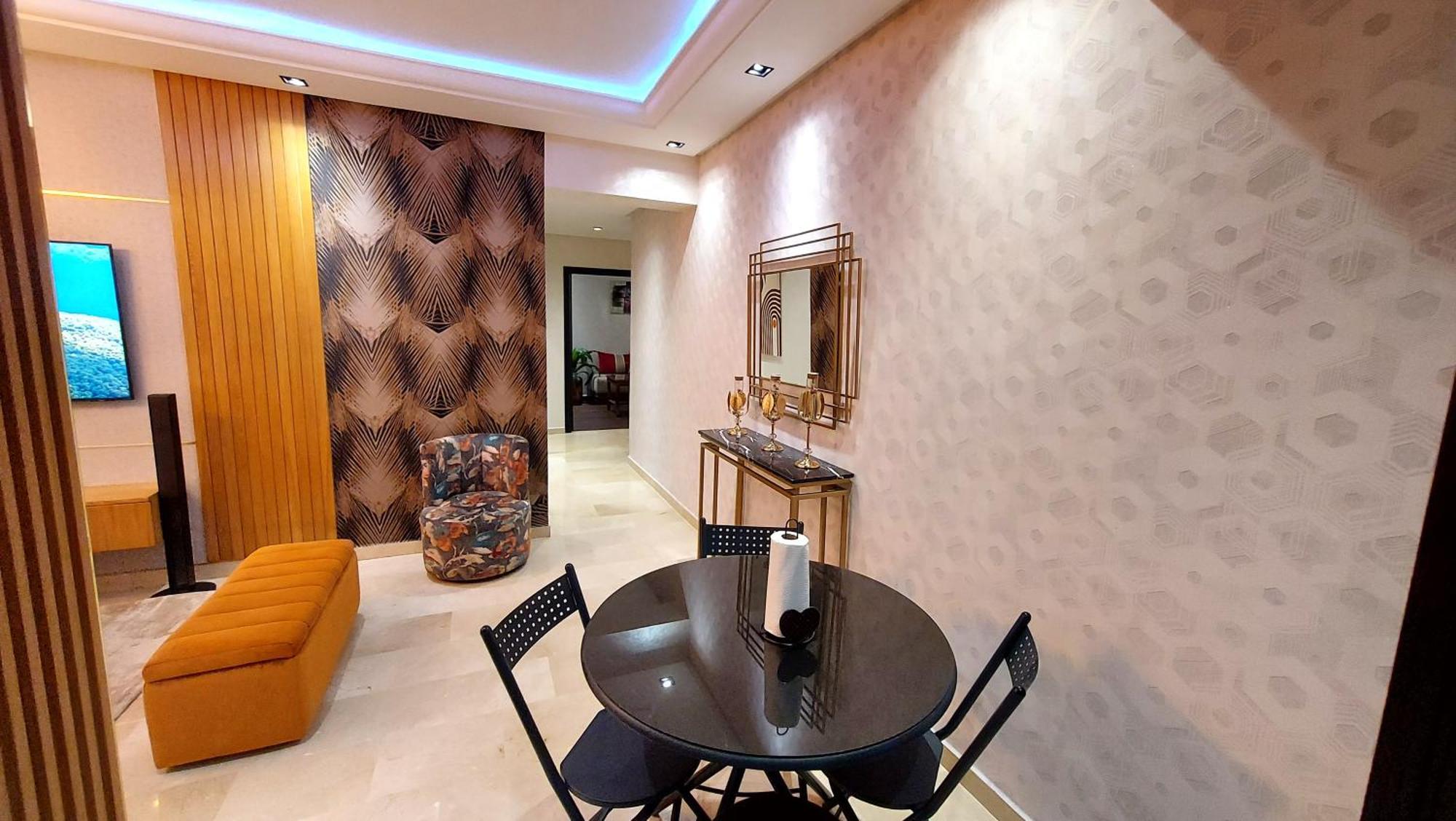 Luxury Downtown Apartment Of 80M2 In Front Of Hassan 2 Mosque And Sea From Family , Pour Famille , Interdit Couples Araabic Non Marie, Forbidden Unmarried Araabic Couples Basement Car Park 卡萨布兰卡 外观 照片